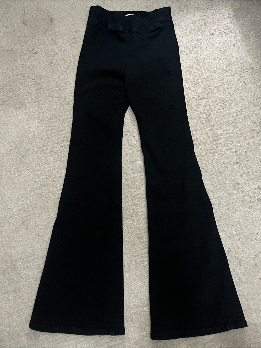 NWT FRAME The Jet Set Flare Black Jeans